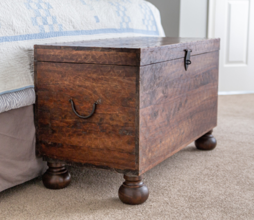 800 Furniture 4215 stained feet on chest side
